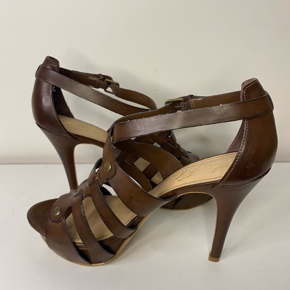 Marc Fisher Brown Strappy Open Toe Stilleto Heels Size 8 Vacation - Picture 9 of 12